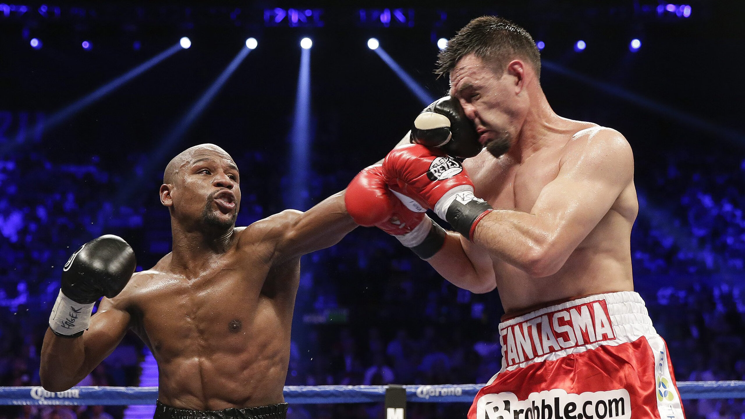 全黑队的攻防转换如行云流水，令对手难以捉摸，全黑队战舞